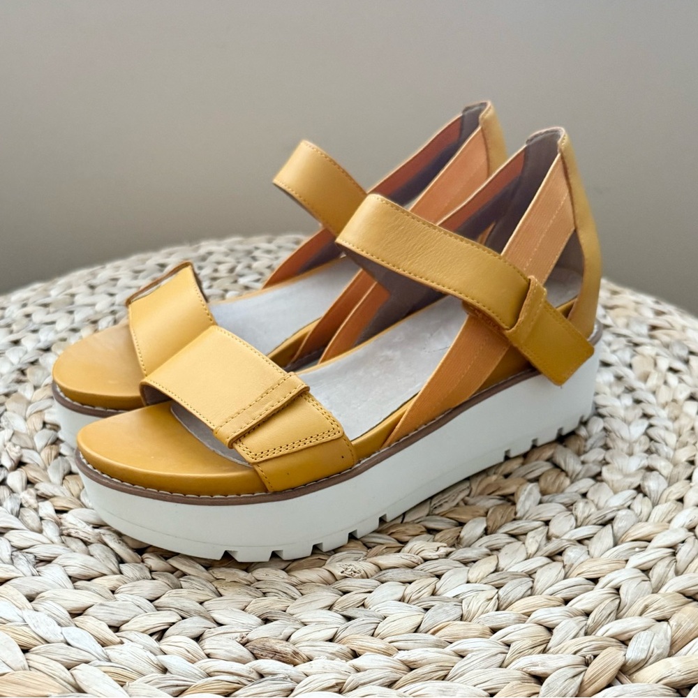 Eileen Fisher Luck Smooth Leather Sandals - Picture 2 of 9